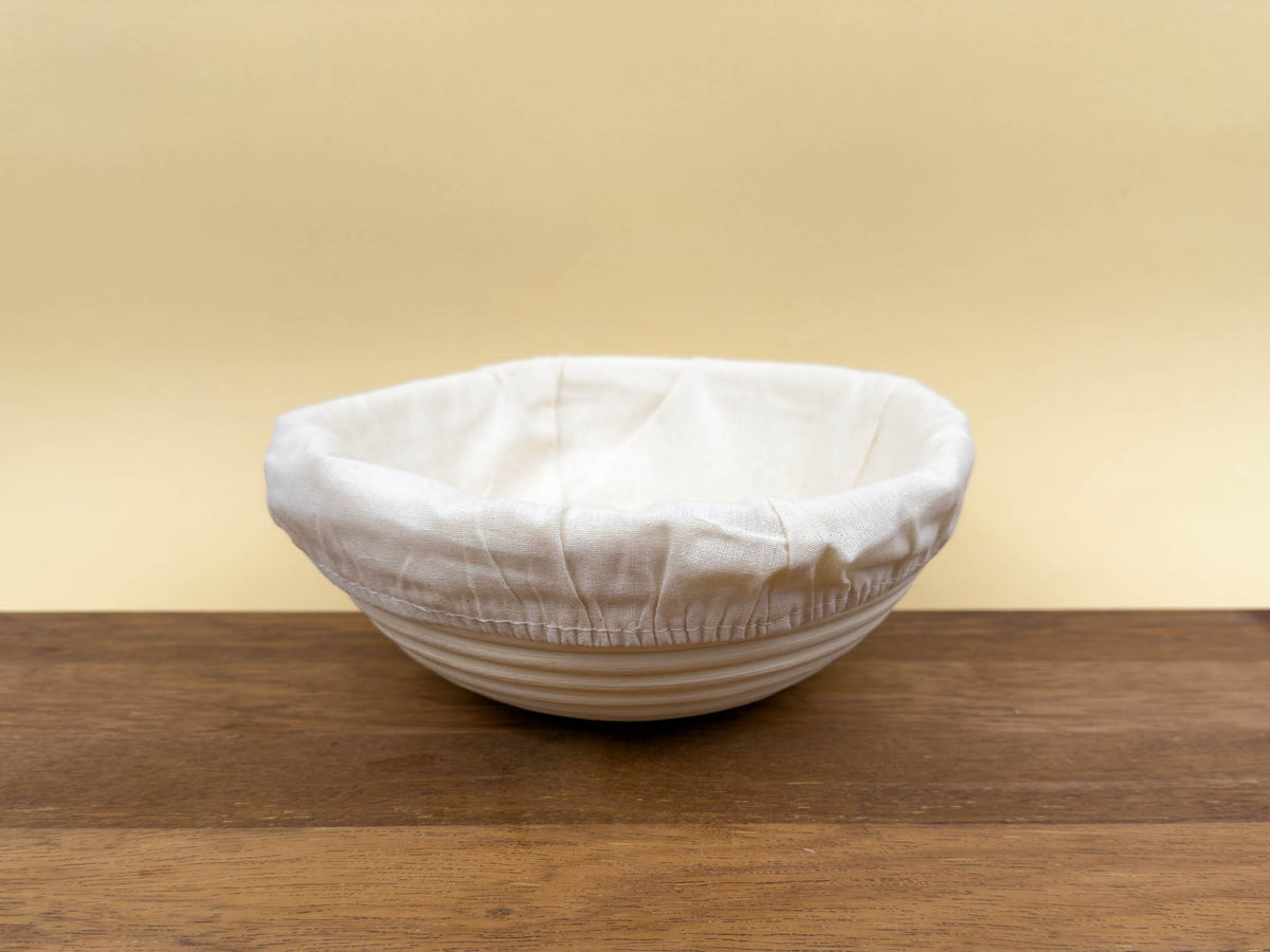 Round Banneton with Cloth Liner