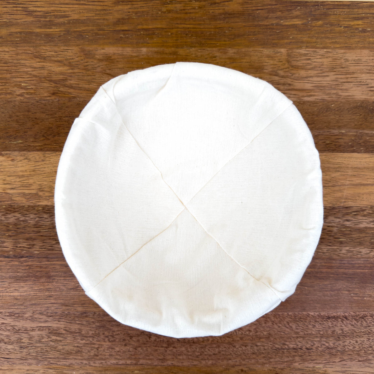 Round Banneton with Cloth Liner